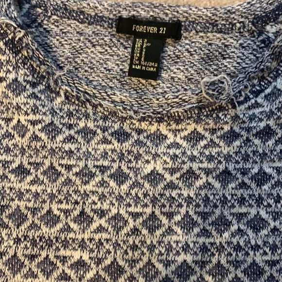 Soft knit sweater - Picture 2 of 4